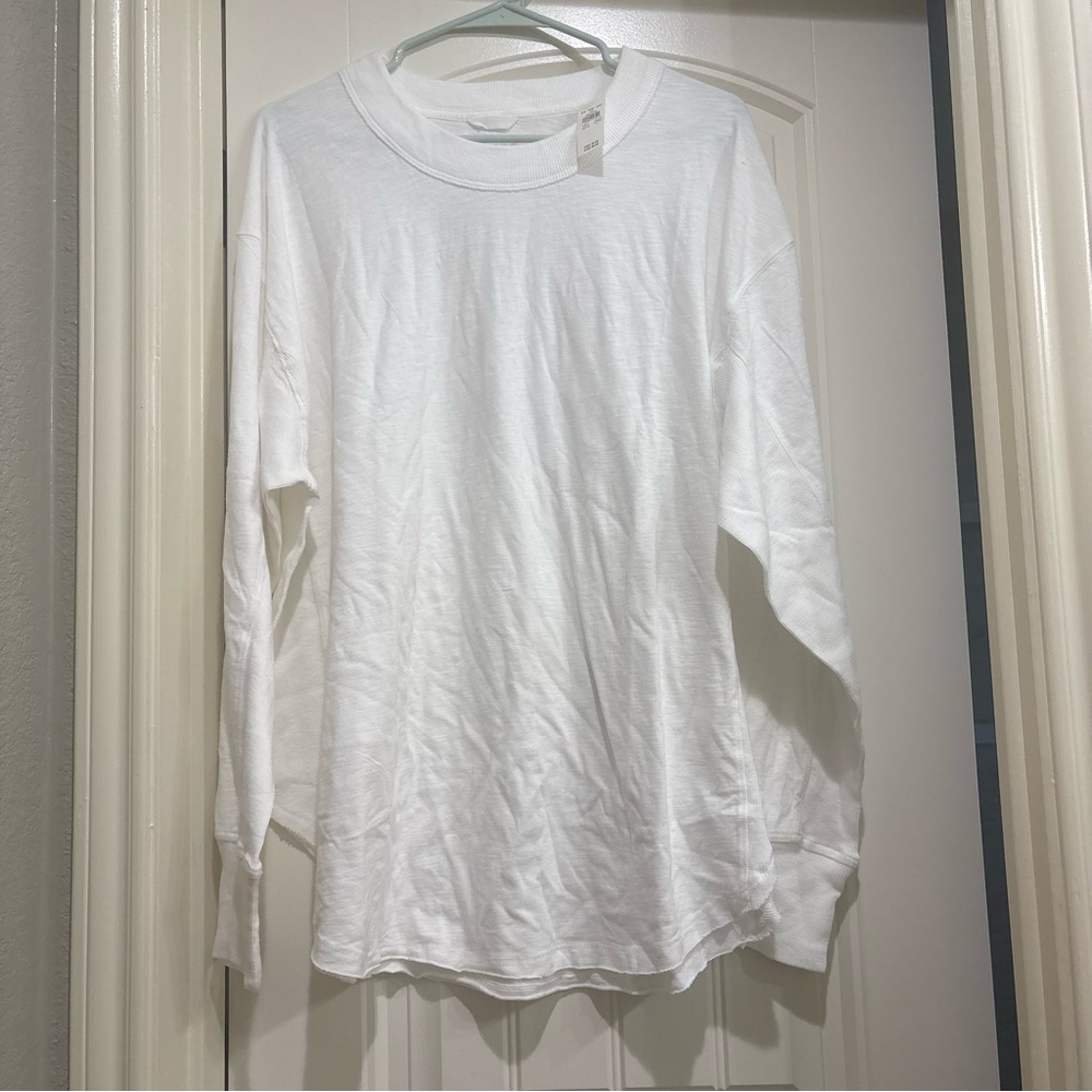 Aerie White Long Sleeve Tee size Large NWT